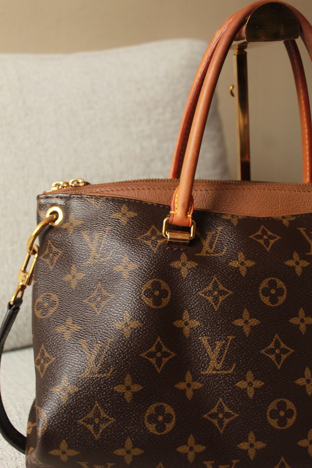 Louis Vuitton Pallas MM