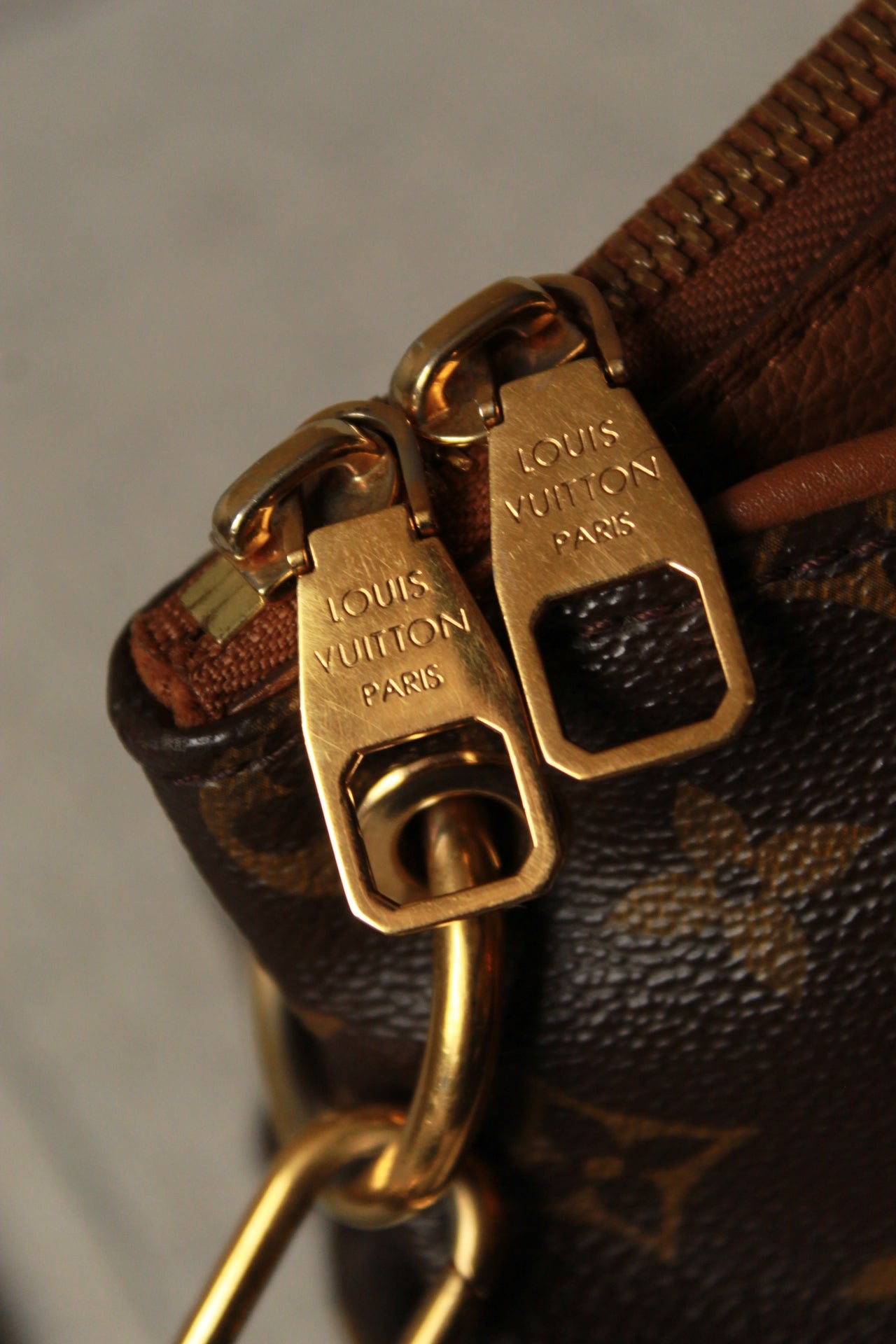 Louis Vuitton Pallas MM