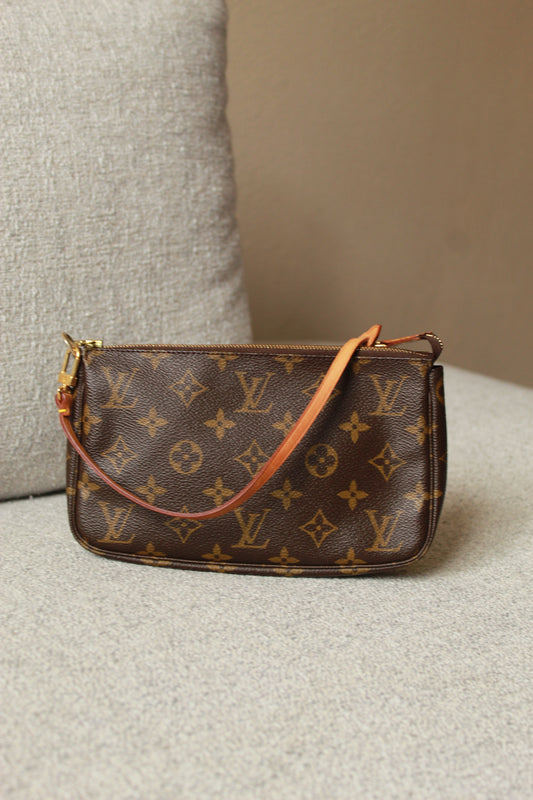 Louis Vuitton Pochette Accessoire