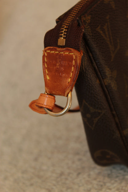 Louis Vuitton Pochette Accessoire